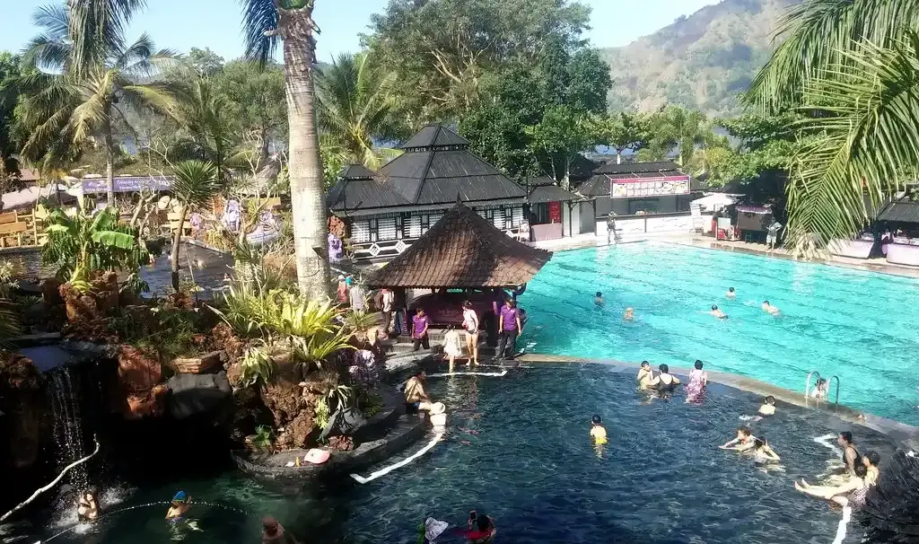 Hot Spring Kintamani (source: flickr.com)