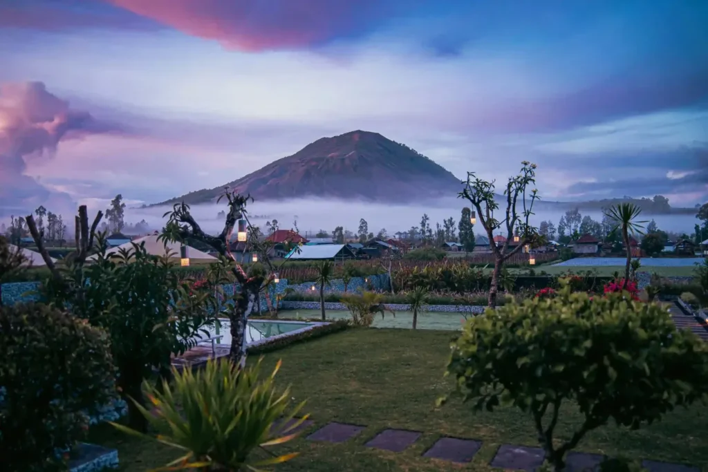 Mount Batur View in Kintamani (source: unsplash.com)