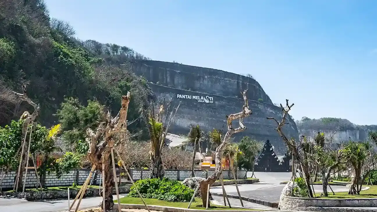 Pantai Melasti | Bali Premium Trip