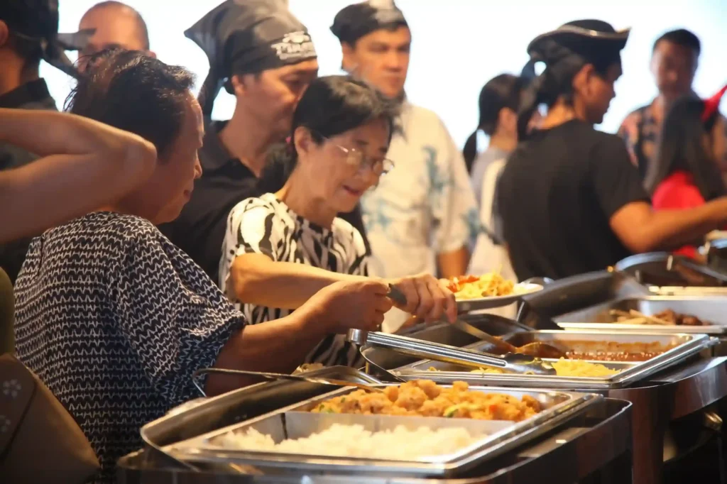 Meeting Lunch on Board | Bali Cruise Packages | Bali Premium Trip