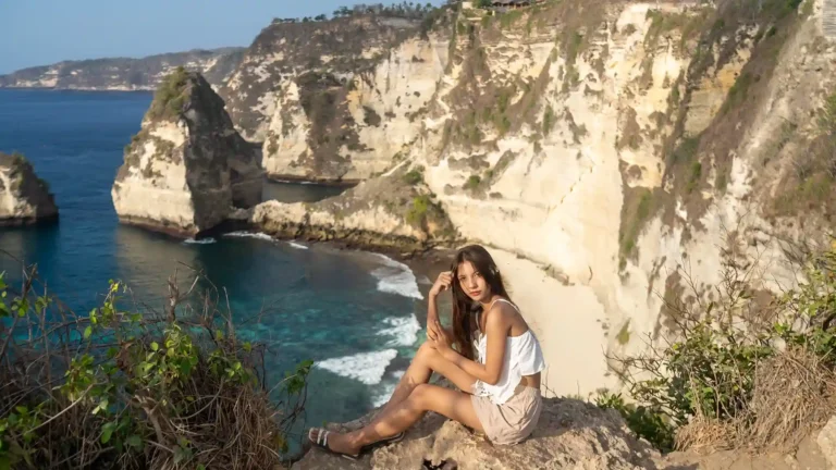 Romantic Beaches in Bali | Pantai Diamond | Nusa Penida Tour | Bali Premium Trip