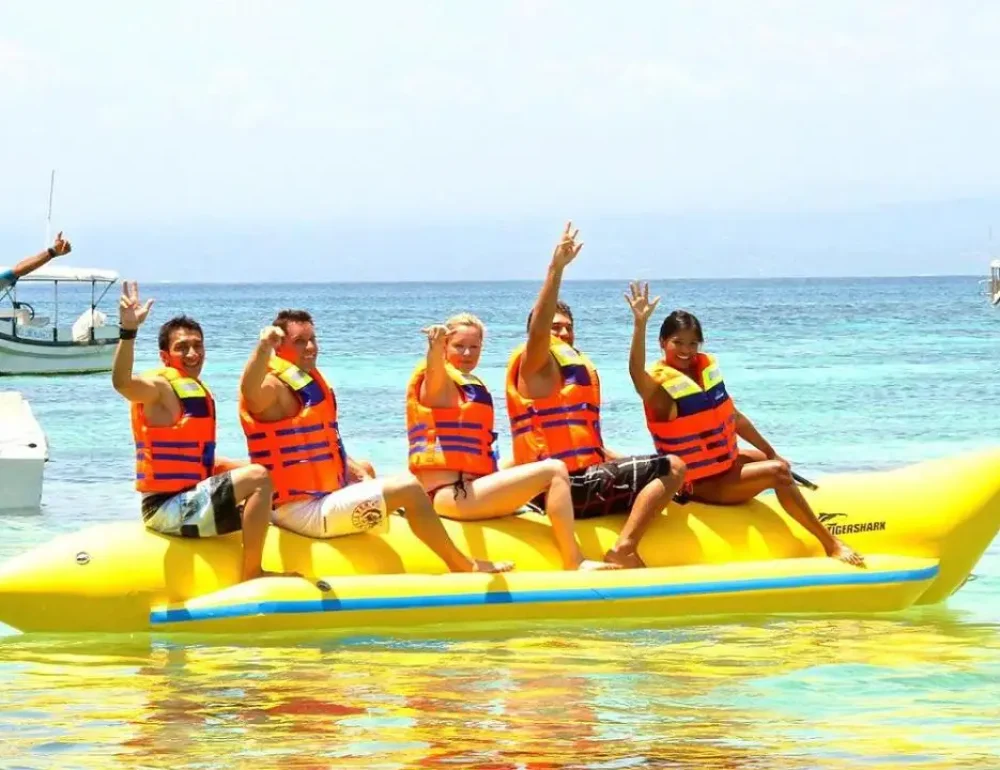 Wahana Banana Boat di Bali