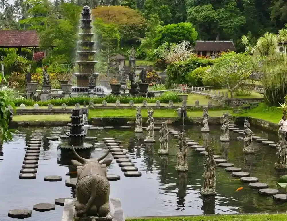 Tirta Gangga Water Palace (source: flickr/@JohanWieland)