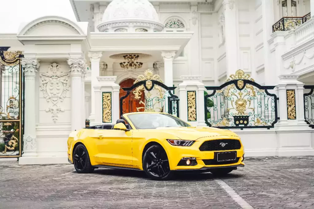 Tampak depan Ford Mustang Yellow