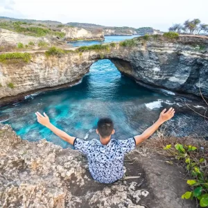 broken beach nusa penida