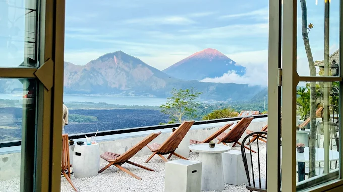 View Gunung Batur di Ritatkala Cafe (source: Google Maps)