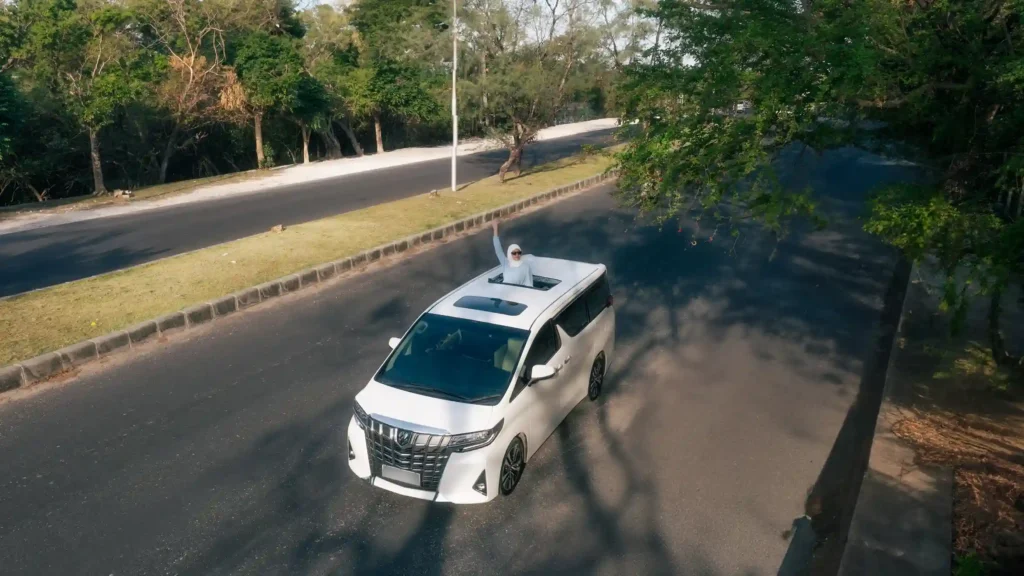 Sewa Alphard 2.5 G Generasi Ketiga - BaliPremium Trip