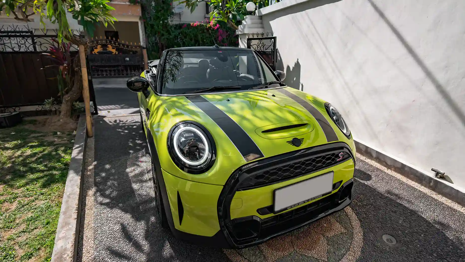 Sewa Mini Cooper S 2023 Yellow by BaliPremium Trip