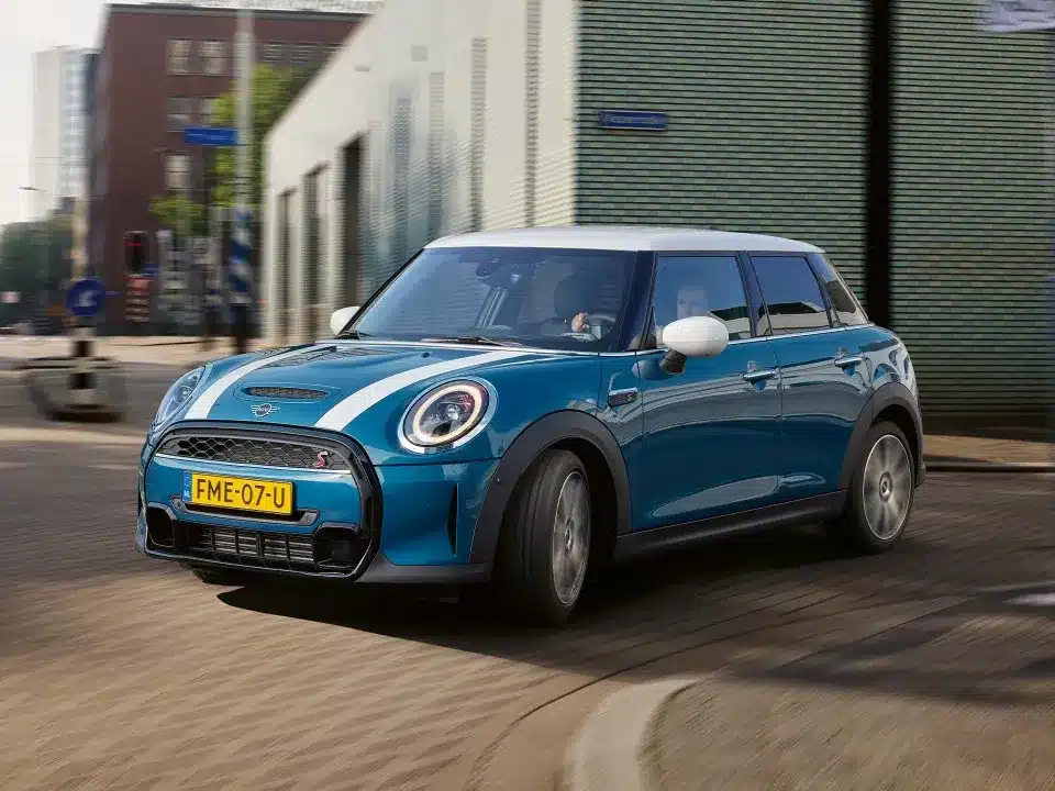 Mini Cooper 5 doors (source: mini-indonesia)