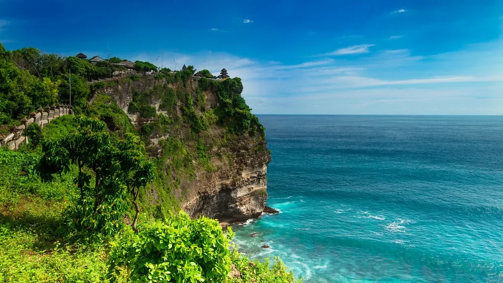 Pura Uluwatu (source: flickr)