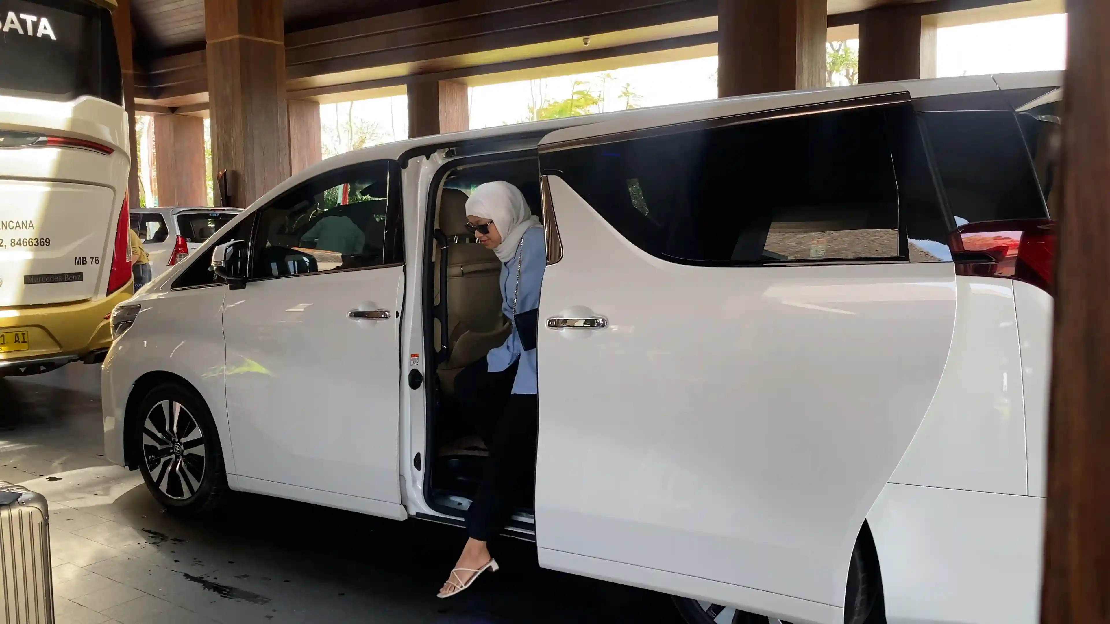 Bali VIP Airport Transfer Alphard | I Gusti Ngurah Rai Airport | Bali Premium Trip