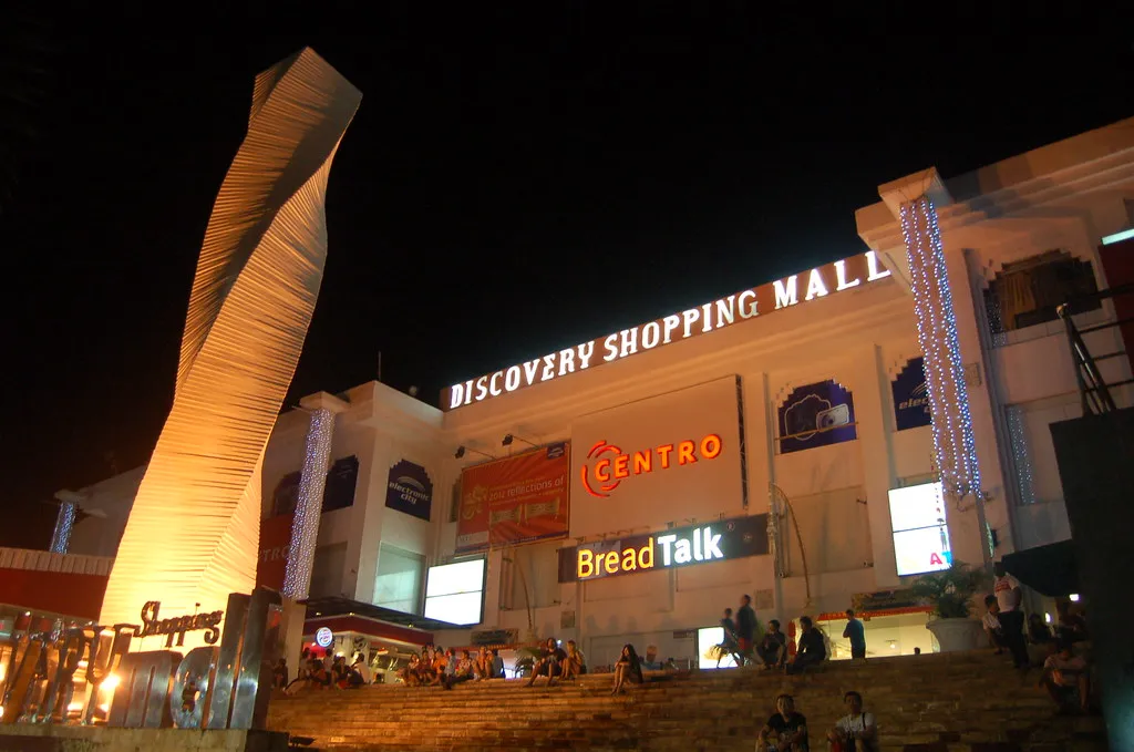 Discovery Shopping Mall (Sumber: Flickr)