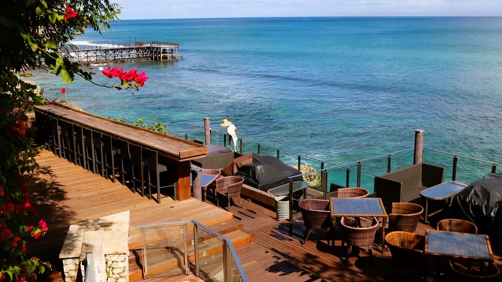 Rock Bar Bali (Sumber: Flickr)