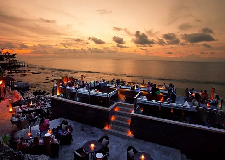 Rock Bar by Ayana | Tempat Dinner Romantis di Bali (source: ayana.com)