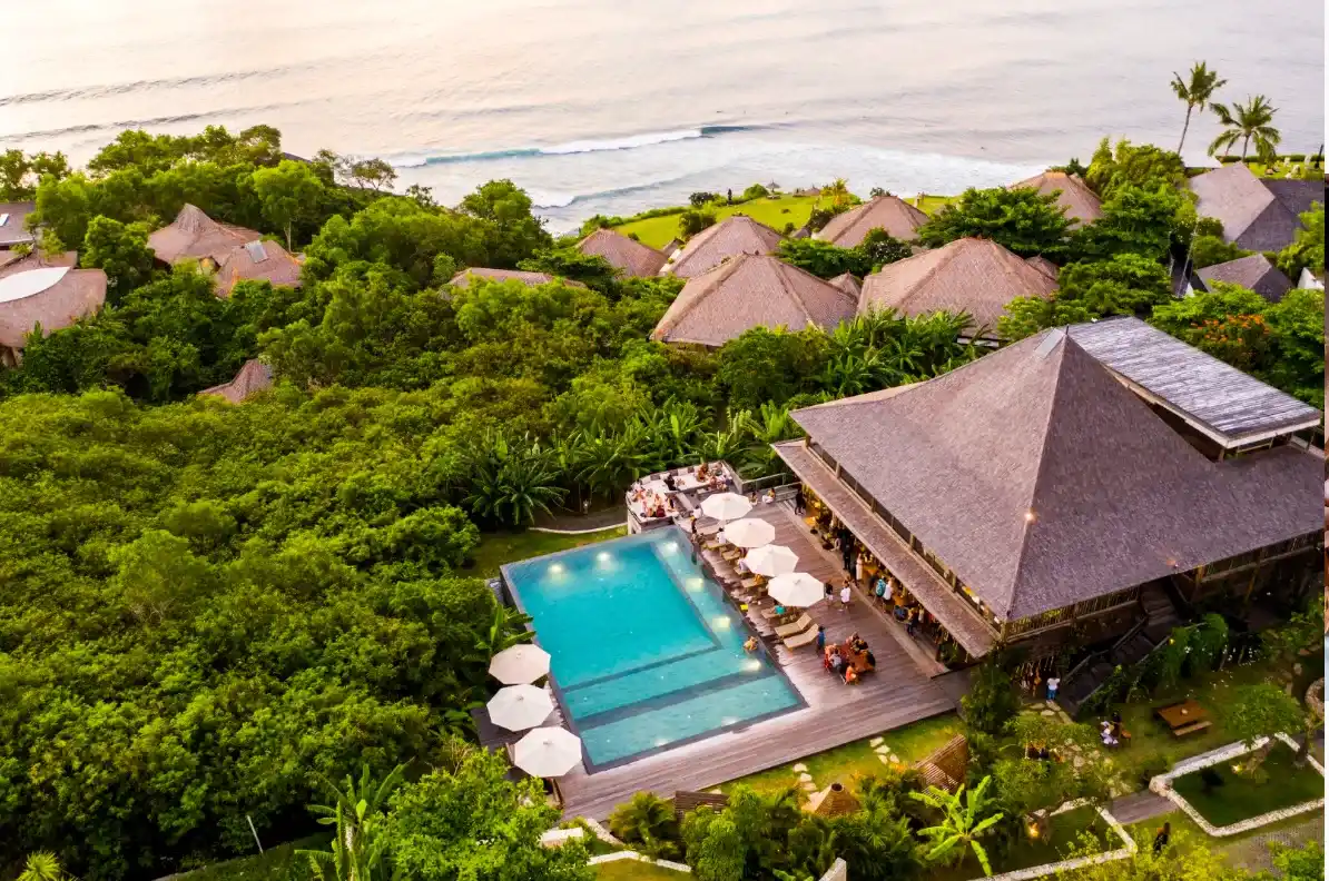 Mana Uluwatu | Tempat Dinner Romantis di Bali (source: https://uluwatusurfvillas.com)