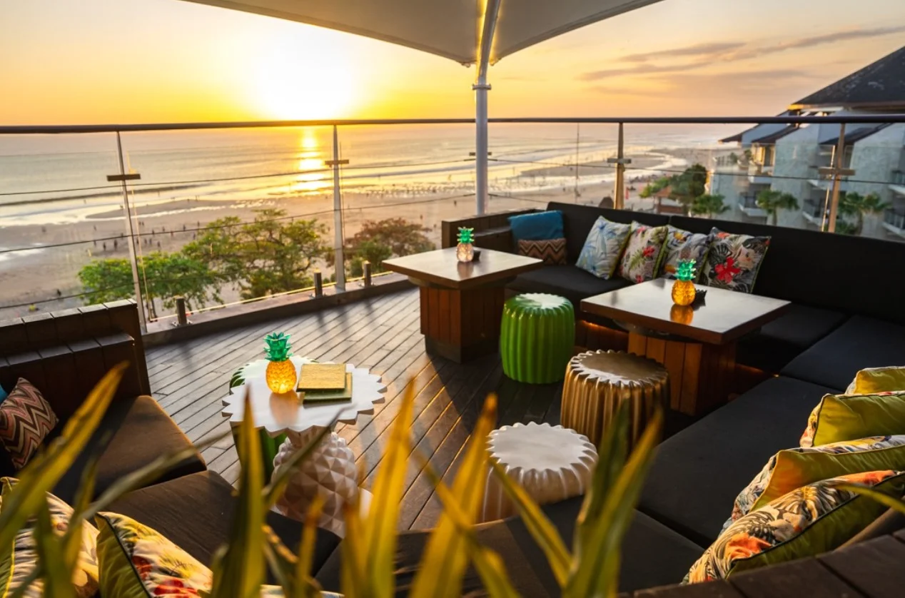 Double Six Rooftop Sunset Bar | Tempat Dinner Romantis di Bali (source: instagram.com/doublesixrooftop)