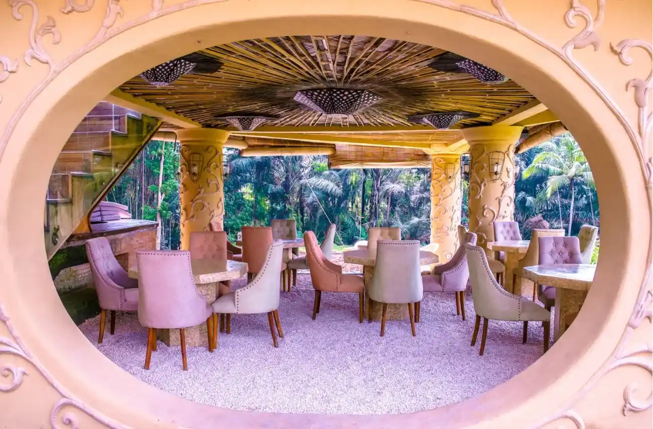 Akasha Restaurant (source: https://www.newearthhavenbali.com/akasha-restaurant)