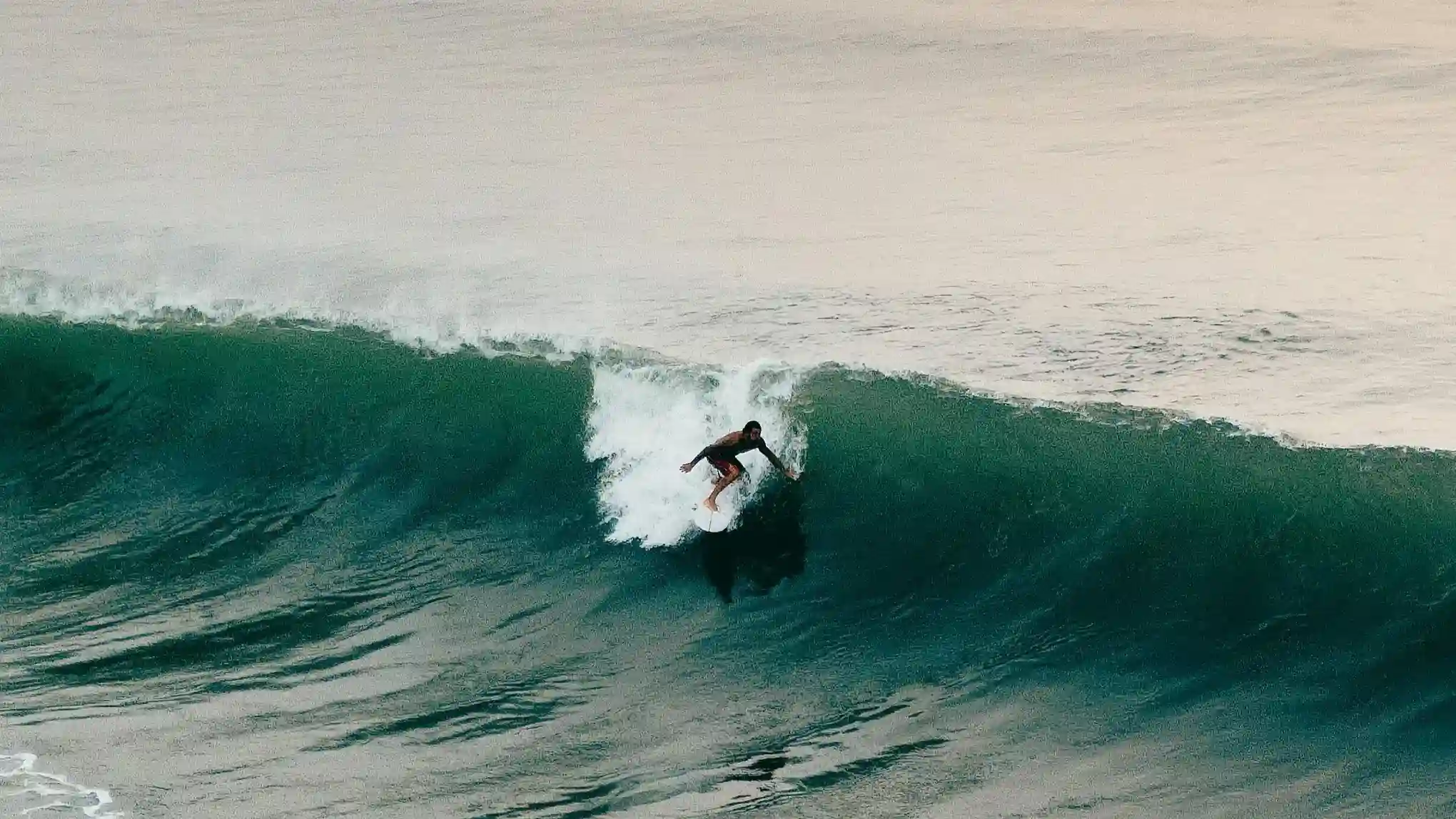 Surfing Watersport di Bali