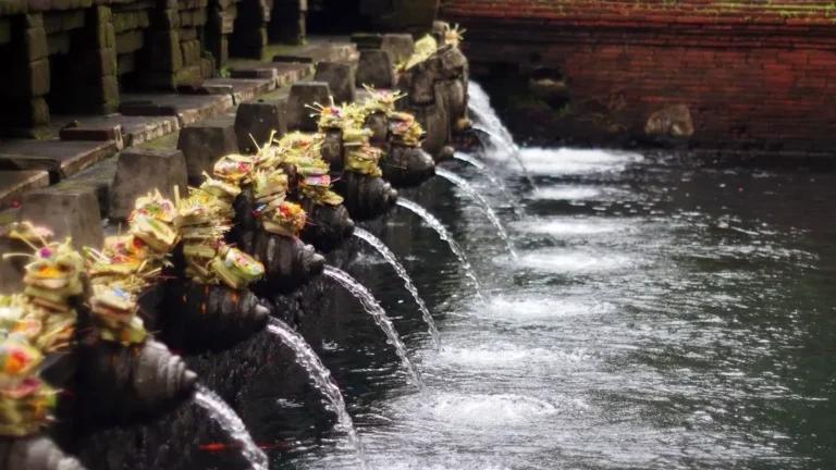 Pura Tirta Empul (Sumber: Flickr.com)