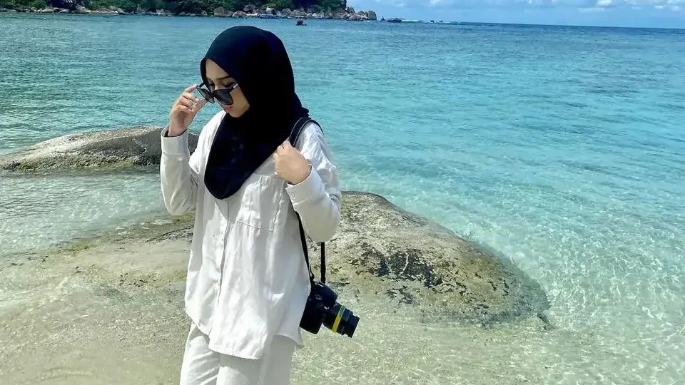 Style ootd hijab liburan ke bali | ootd hijab pantai