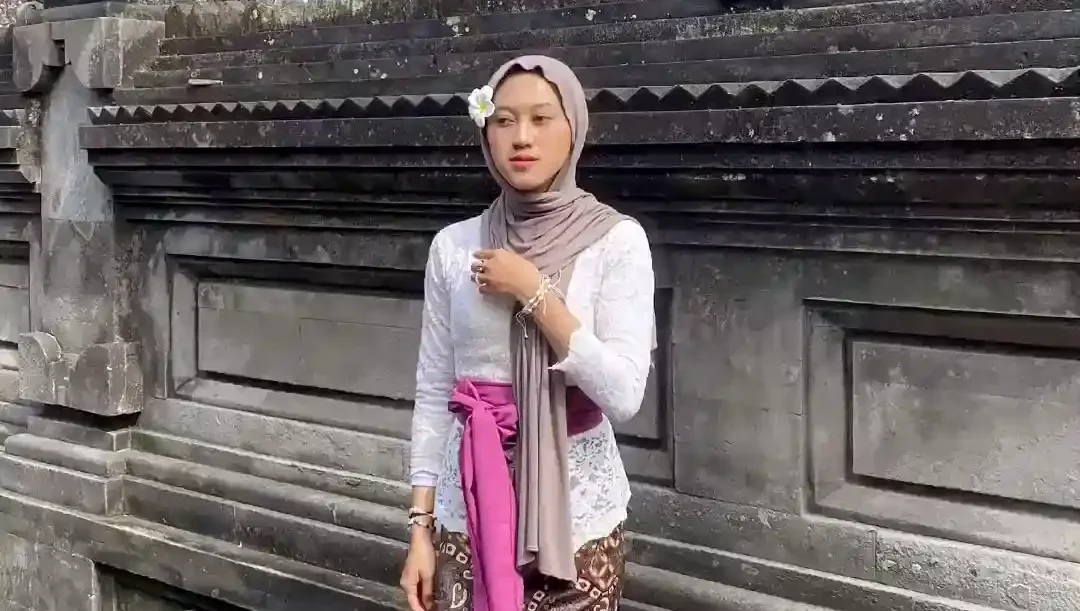 Style ootd hijab liburan ke bali | ootd hijab tradisional