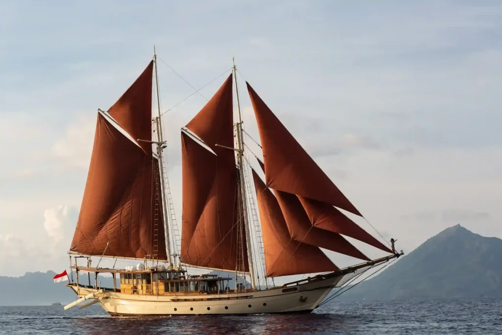 Kapal Phinisi Si Datu Bua | Bali Premium Trip