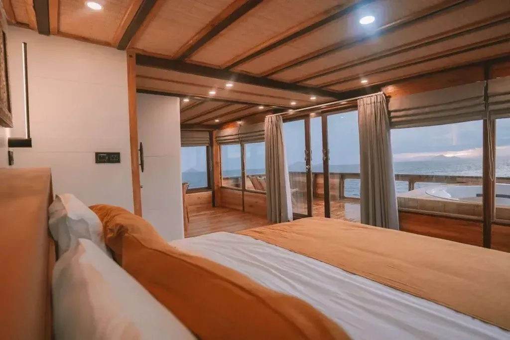 Master Cabin in Elbark Cruises | Bali Premium Trip