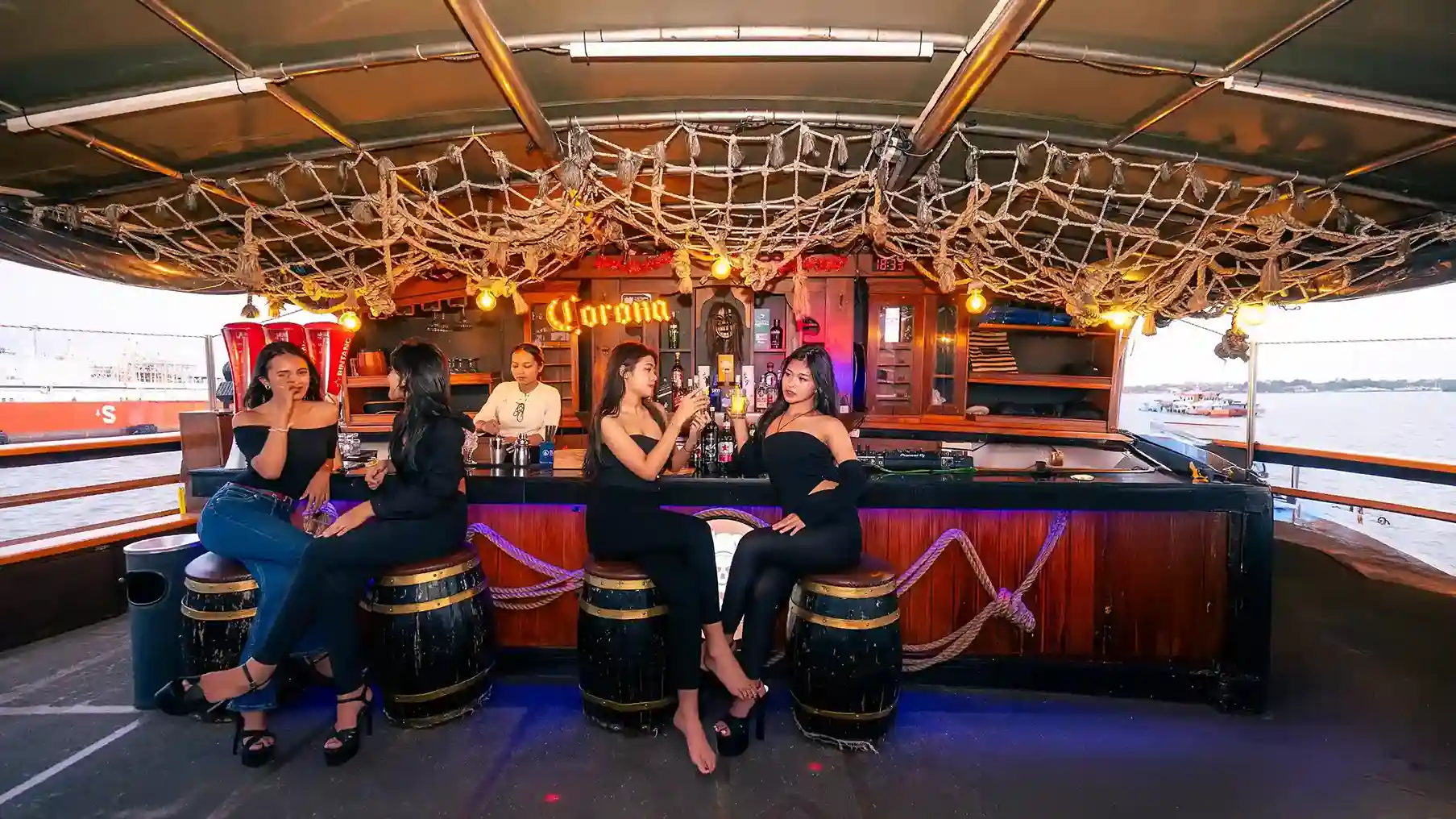 Bar Dinner Cruise Bali | Bali Premium Trip