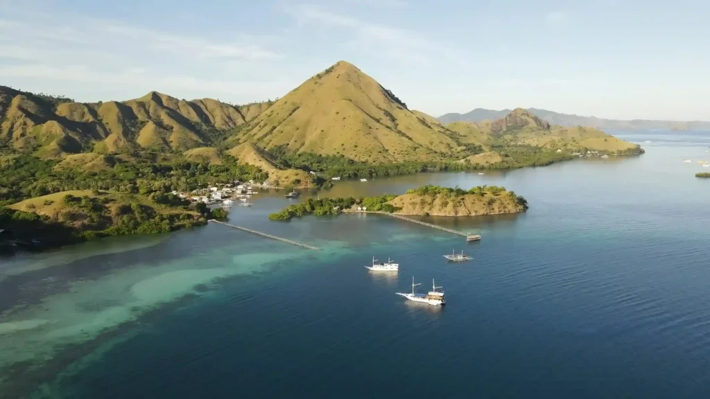 Keindahan Labuan Bajo | Sewa Mini Cooper Labuan Bajo | Bali Premium Trip