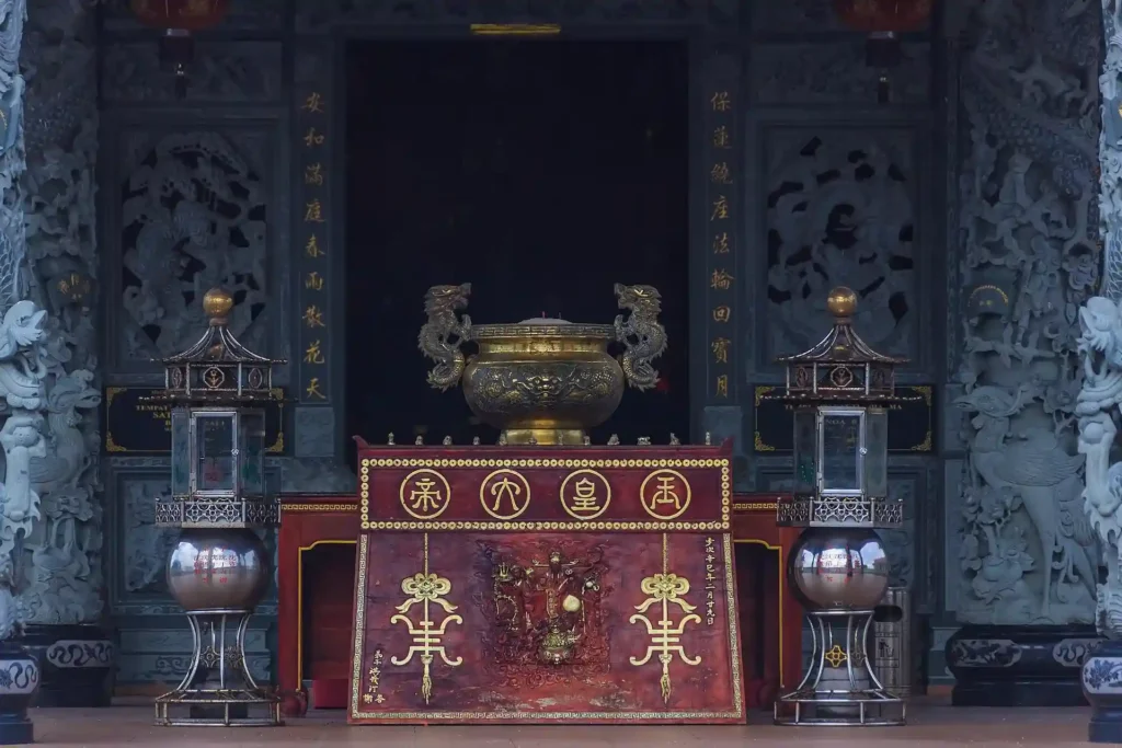 Satya Dharma Temple (Sumber Wikimedia Commons)