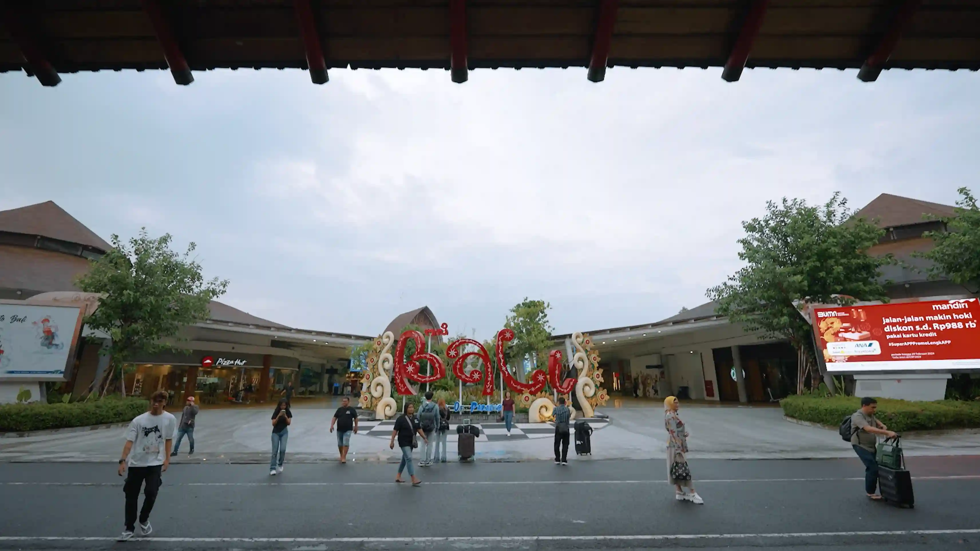 T Galleria on the Bypass Ngurah Rai, the only city-side duty-free complex on the island.