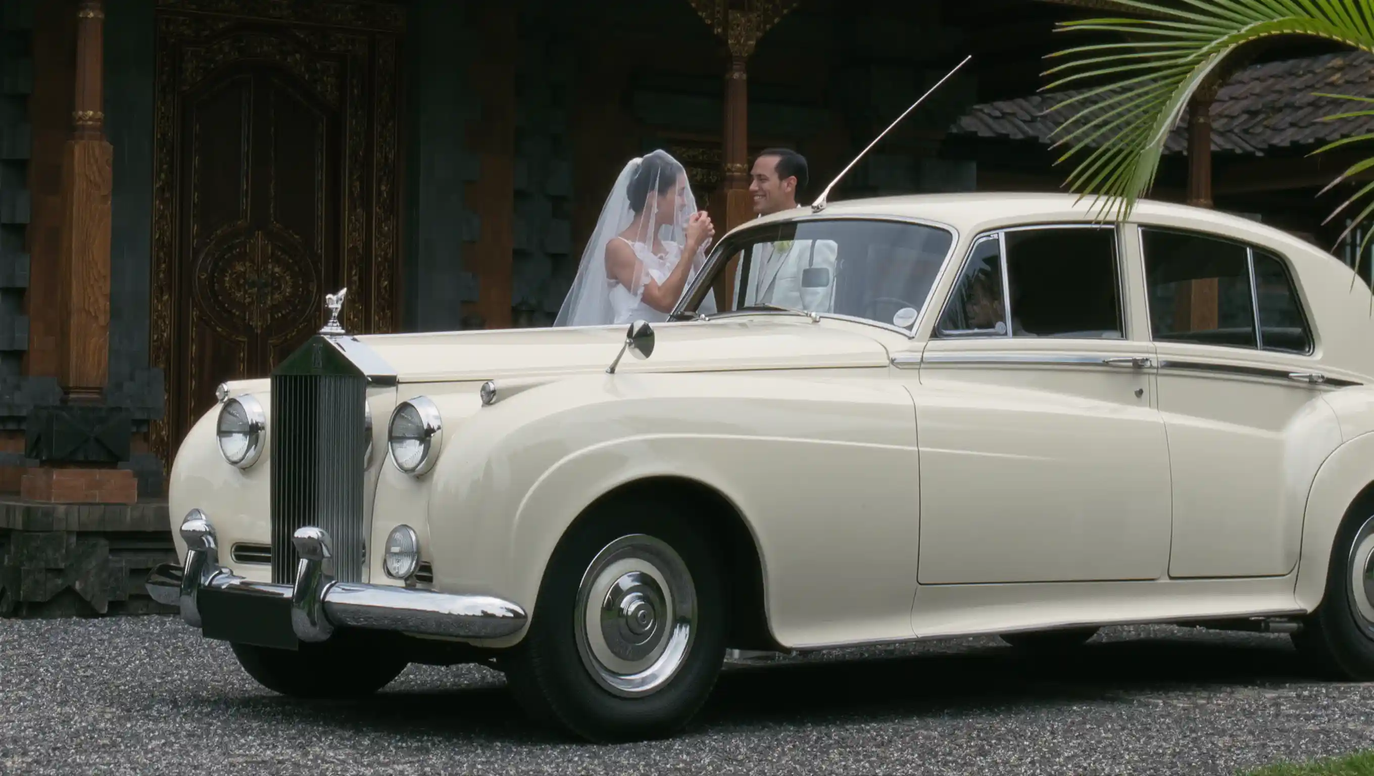 Sewa Mobil Pengantin Bali: Klasik atau Modern, Mana yang Cocok untuk Hari Bahagiamu?